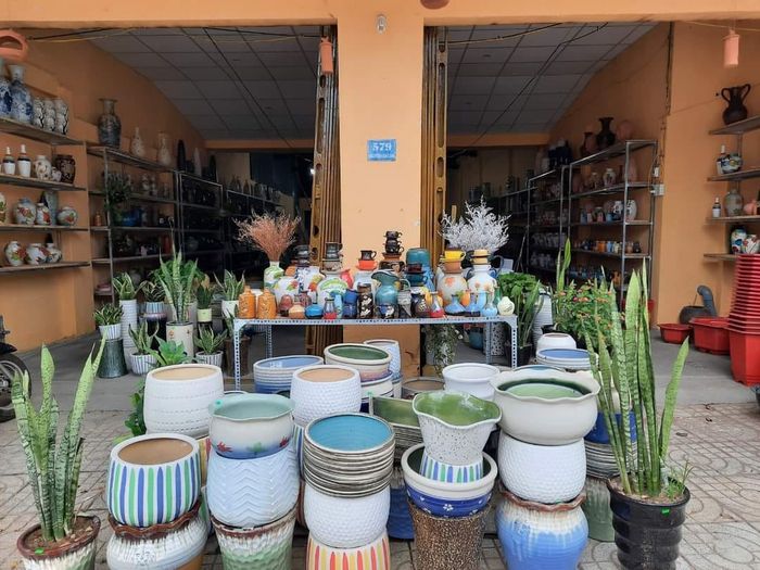 Bộ sưu tập gốm sứ cao cấp tại Gốm Việt Quảng Ngãi