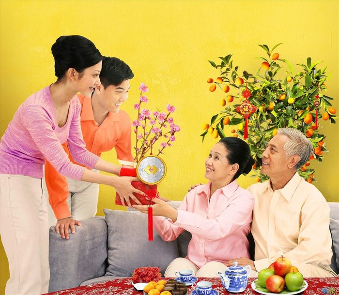 Hình ảnh minh họa: Bố mẹ bên nhau ngày Tết