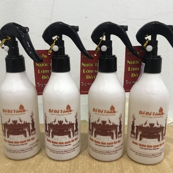 Ảnh thực tế sản phẩm nước lau bàn thờ Bồ Đề Tâm