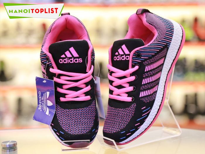 giay-adidas-chinh-hang-hai-ba-trung-Tripi