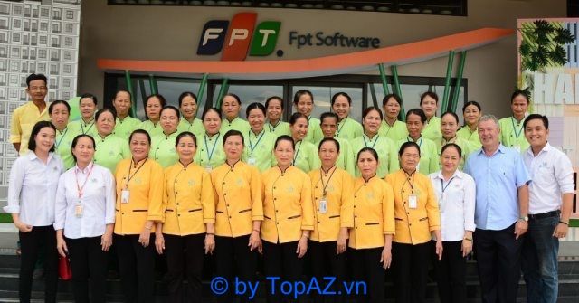 Viethomecare tự hào có đội ngũ nhân viên đông đảo, luôn giữ thái độ làm việc nhiệt tình và tận tâm, sẵn sàng đáp ứng mọi yêu cầu của khách hàng.