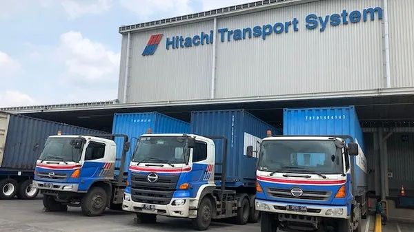 Ảnh tư liệu: Đội xe vận tải hạng nặng chuyên dụng của Hitachi tại Việt Nam