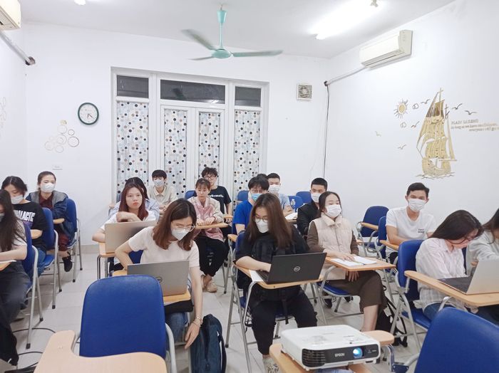 Hình ảnh lớp học thực hành tại TesterProVN