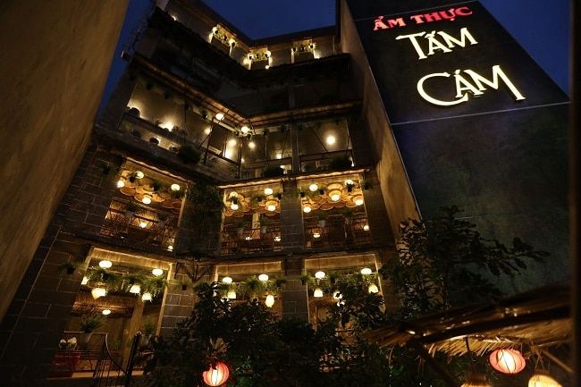Ẩm thực Tấm Cám là một trong những nhà hàng nổi bật nằm trong danh sách Top 10 Nhà hàng ngon và chất lượng tại Quận Phú Nhuận - TP. Hồ Chí Minh.