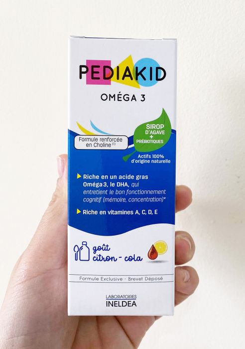 Hình ảnh thực tế sản phẩm Pediakid Omega 3 - thiết kế chai nhỏ gọn tiện dụng