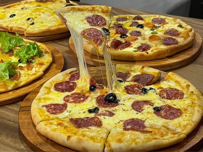 Pizza 1995 - Không gian ấm cúng và những chiếc pizza vàng ươm