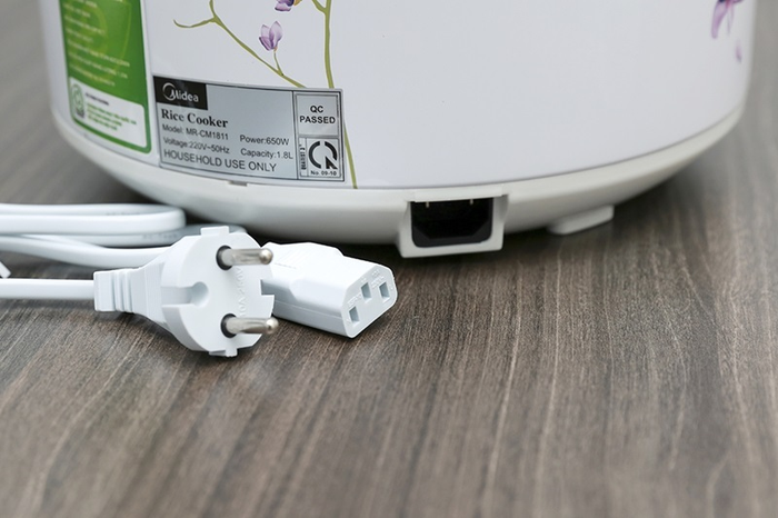 Nồi cơm điện Midea 1.8 lít MR-CM1811