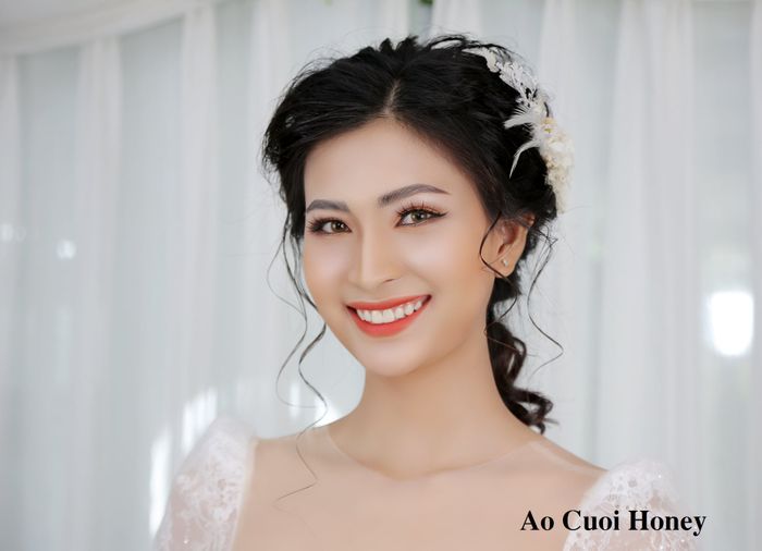 Khoảnh khắc tỏa sáng cùng Áo cưới Honey