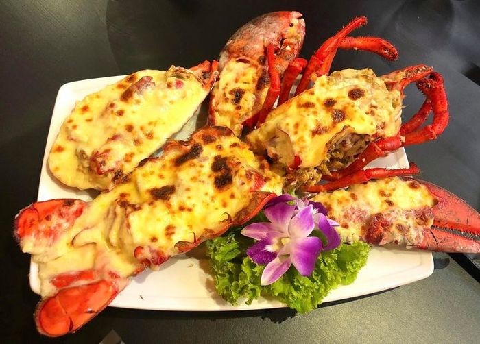 Không gian ẩm thực sang trọng tại Nhà Hàng Hải Sản SAM