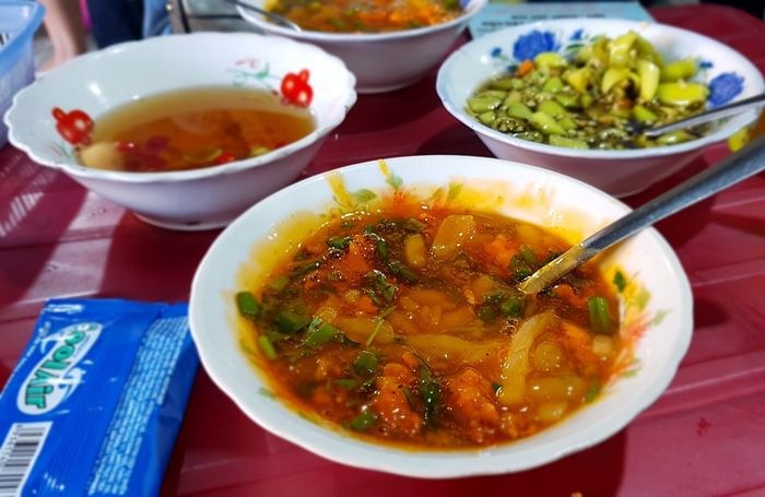 Top 10 quán ăn lâu đời nức tiếng Huế - Đặc sản bánh canh Nam Phổ truyền thống