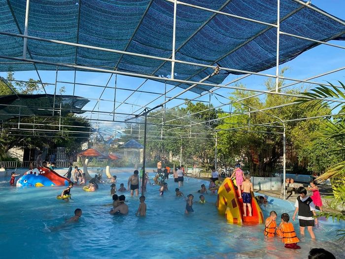 Ảnh Bể bơi Hoàng Sơn 2
