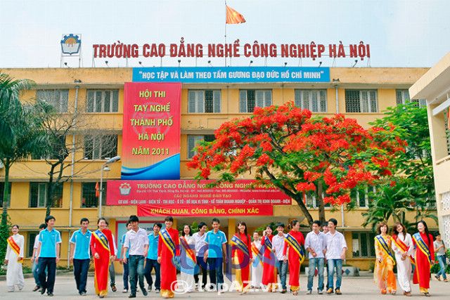 Trường cao đẳng đào tạo ngành chăm sóc sắc đẹp hàng đầu tại Hà Nội