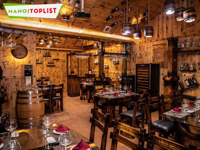 huyen-thu-wine-cellar-mytour