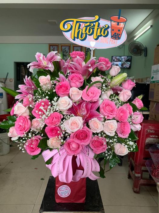 Không gian trưng bày hoa tươi tại Khánh Thu