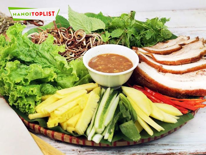 quan-song-han-banh-trang-cuon-thit-heo-chuan-vi-mien-trung-Tripi