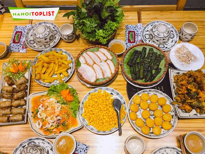 banh-trang-phu-cuong-banh-trang-cuon-thit-heo-noi-tieng-tai-ha-noi-Tripi