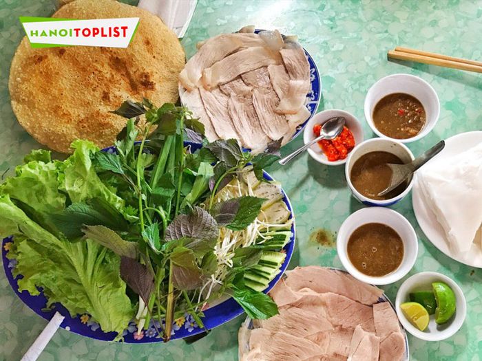 banh-trang-cuon-thit-heo-thonthon-Tripi