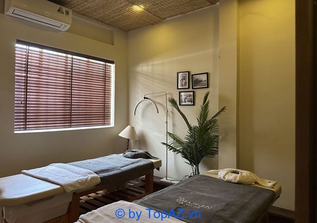 Gội đầu dưỡng sinh tại TPHCM là một trong những dịch vụ nổi bật của Hazgen Nail Bar, mang lại sự thư giãn tuyệt vời cho mái tóc và cơ thể của bạn. Hãy đến và cảm nhận sự khác biệt ngay hôm nay.