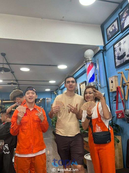 Đông Tây Barbershop - Biểu tượng tóc nam đậm chất retro tại Quy Nhơn
