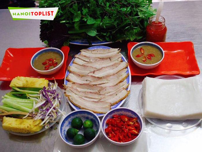 banh-trang-cuon-thit-heo-gach-quan-Tripi