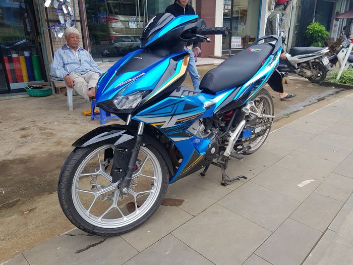 Cận cảnh quy trình wrap xe chuyên nghiệp tại Đạt Decal