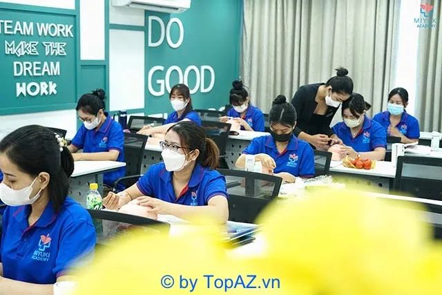 Khóa học dạy nghề gội đầu dưỡng sinh tại TPHCM uy tín, chất lượng – Miyuki Academy là lựa chọn hàng đầu cho những ai đam mê nghề này.