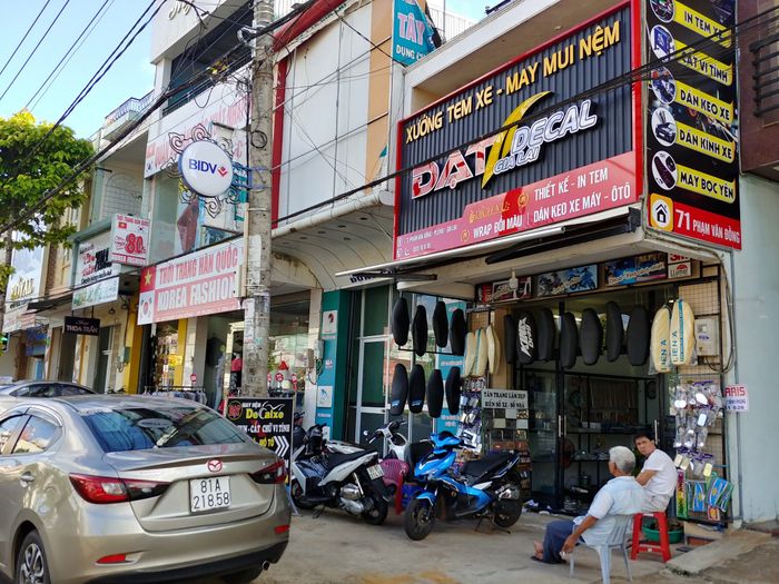 Hình ảnh thực tế thi công tại Đạt Decal