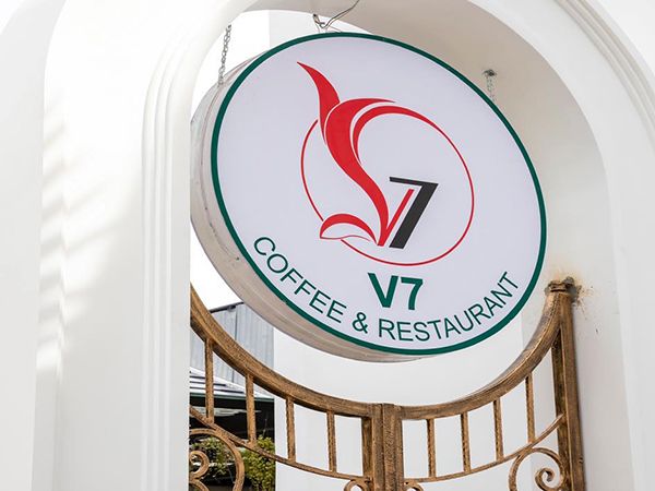 Hình ảnh không gian V7 Coffee & Restaurant