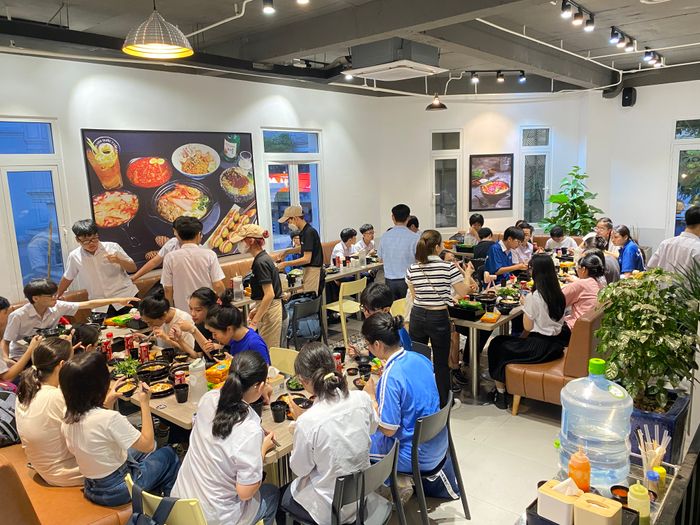 Hình ảnh tô mì cay Kitachi vàng ươm hấp dẫn