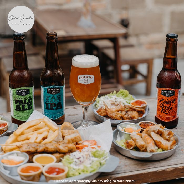 Hình ảnh thứ hai tại East West Brewing Co