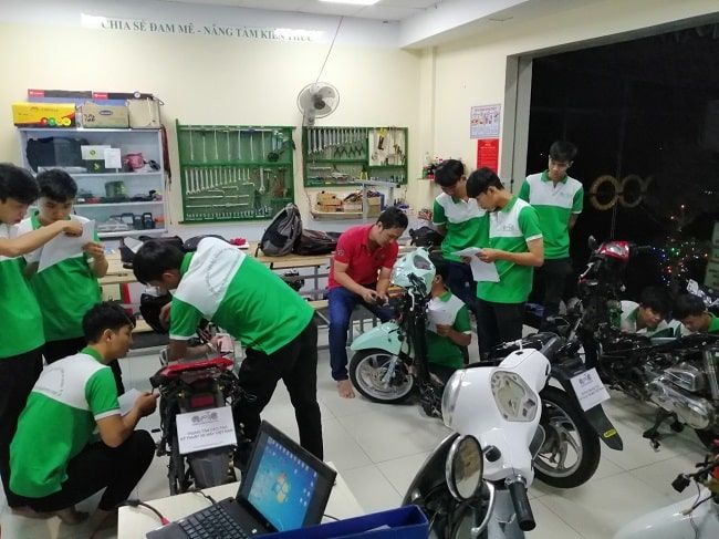 Lớp đào tạo chuyên sâu tại Trung Tâm Kỹ Thuật Xe Máy Việt Nam