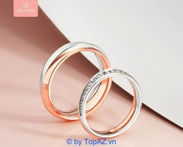 Huy Thanh Jewelry là lựa chọn lý tưởng cho những ai đang tìm kiếm nhẫn cưới đẹp và giá cả phải chăng tại Hà Nội.