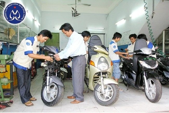 Đào tạo nghề sửa chữa xe máy bài bản tại Trường Hùng Vương