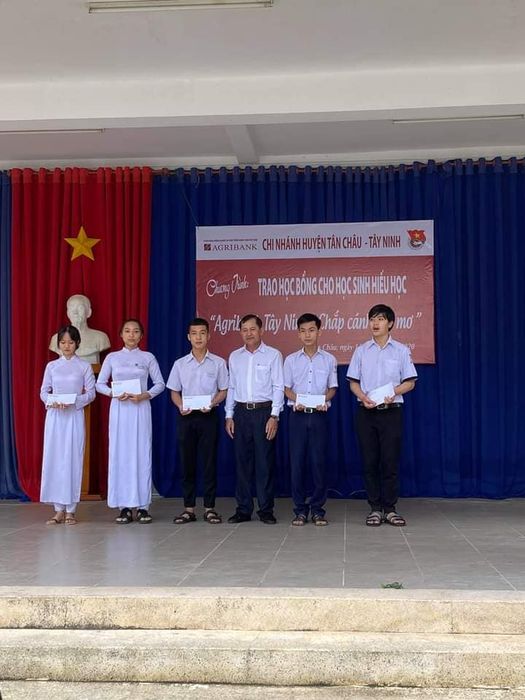 Hình ảnh ấn tượng về ngôi trường THPT Tân Châu - nơi ươm mầm tri thức
