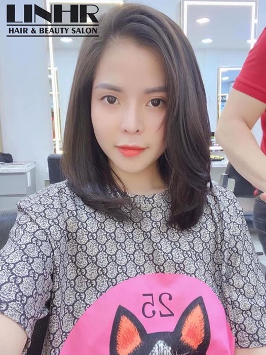 Hình ảnh không gian sang trọng và dịch vụ chuyên nghiệp tại LinhR Hair & Beauty Salon