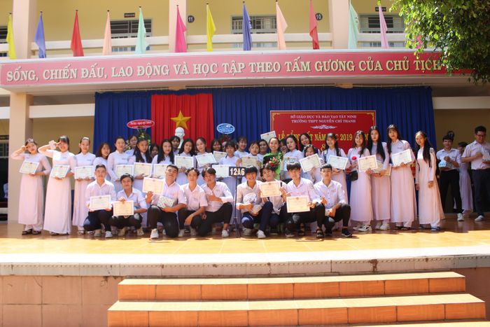 Góc nhìn toàn cảnh đầu tiên về ngôi trường THPT Nguyễn Chí Thanh