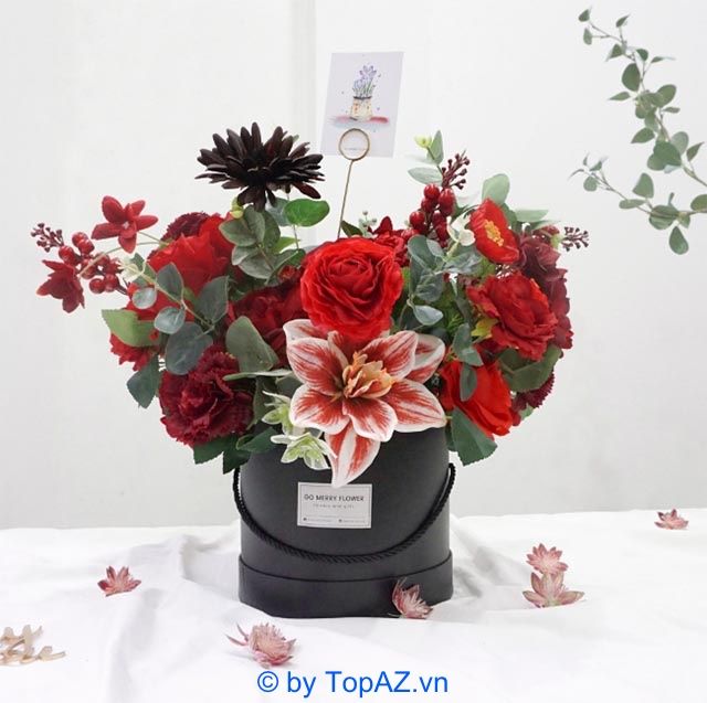 Các cửa hàng hoa giả tại Hà Nội gần đây đã trở thành lựa chọn ưu tiên của nhiều người nhờ vào sự tiện lợi và tính thẩm mỹ cao của hoa giả.