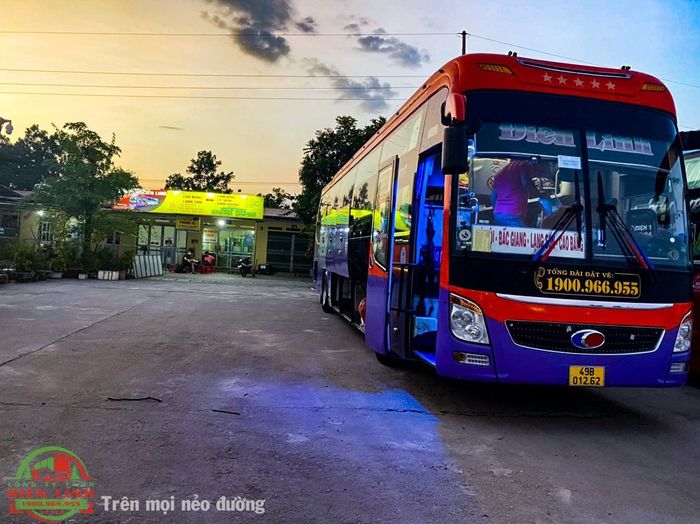 Không gian nội thất tiện nghi trên xe khách Điền Linh