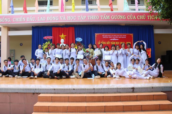 Hình ảnh thứ hai ghi lại không gian học tập tại THPT Nguyễn Chí Thanh
