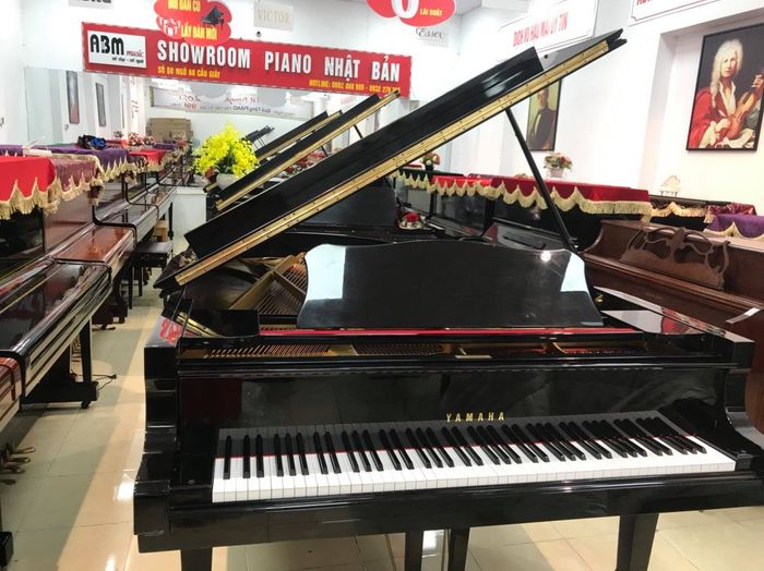 Không gian trưng bày đàn piano cao cấp tại Âm Nhạc Bình Minh