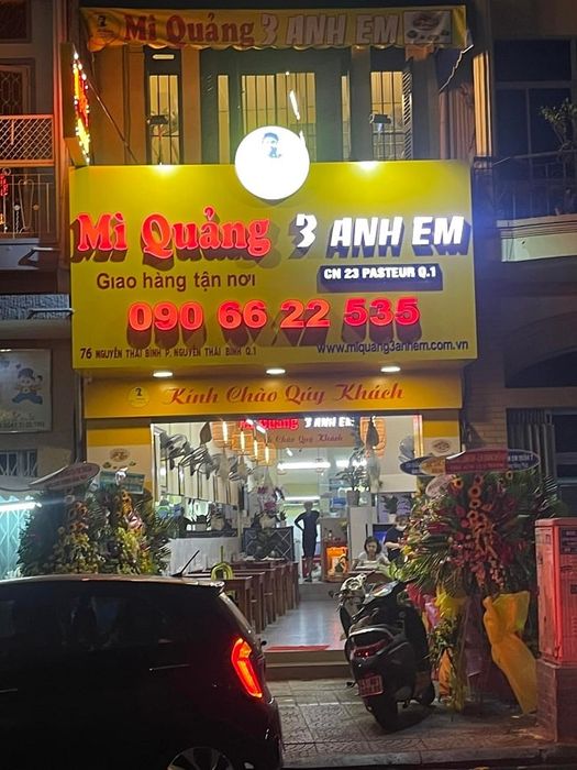 Mì Quảng 3 Anh Em – Một trong những địa chỉ mì Quảng nổi tiếng với hương vị tuyệt vời và không gian thoải mái.
