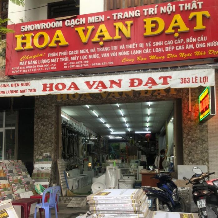 Không gian trưng bày sang trọng tại Hoa Vạn Đạt (Ảnh 1)