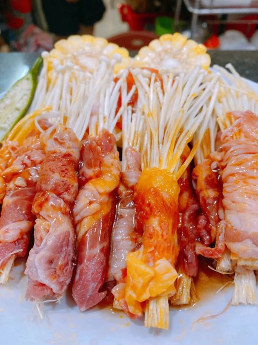 Thực đơn đa dạng với nướng bơ và nướng sốt me đặc biệt