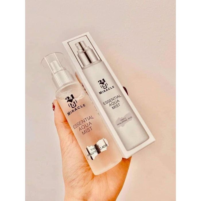 Xịt Khoáng Nước Thần Căng Bóng Da Miracle Essential Aqua Mist - Hình ảnh 2