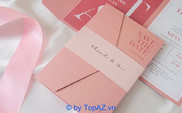 Chọn mẫu thiệp và chất liệu phù hợp với ngân sách đã định