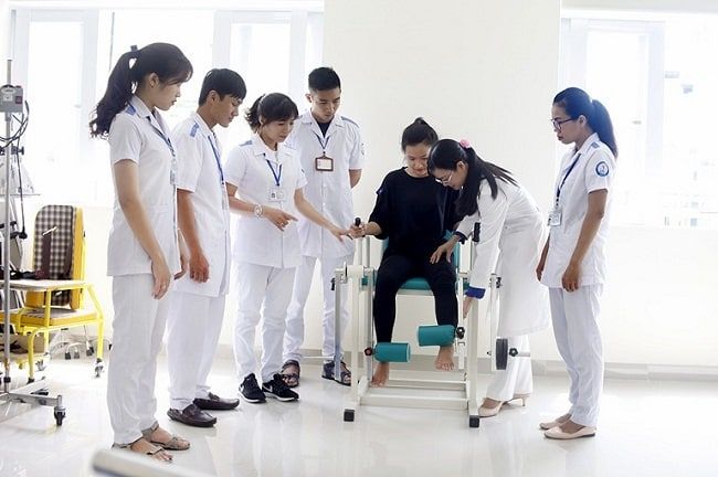 Vật lý trị liệu tại Bệnh viện Phục hồi chức năng và Điều trị bệnh nghề nghiệp – Giải pháp hoàn hảo giúp bệnh nhân phục hồi nhanh chóng và hiệu quả.