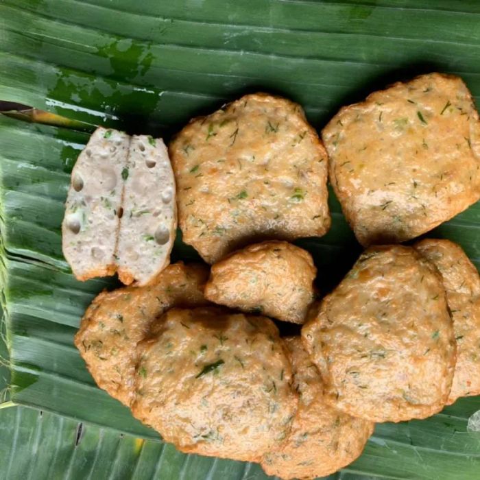 Hình ảnh giò chả thủ công vàng ươm tại Chính Hằng