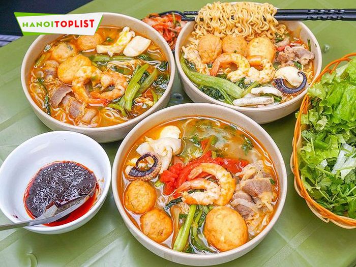 Lẩu Yumi – Điểm đến lý tưởng cho những ai yêu thích món lẩu hải sản đa dạng và bún hải sản tươi ngon.
