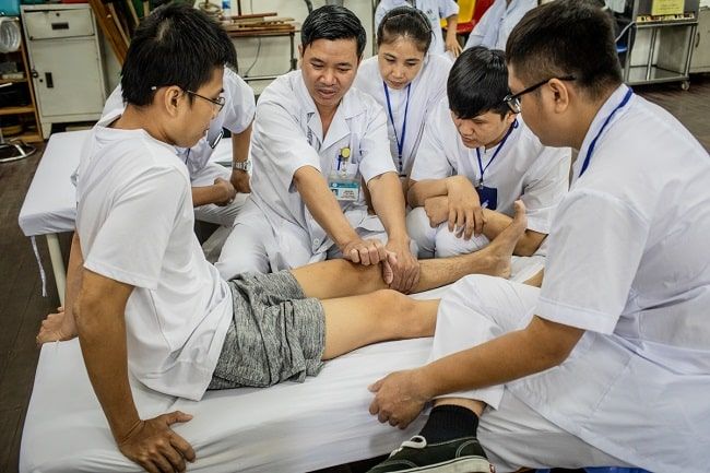 Vật lý trị liệu tại Bệnh viện Chợ Rẫy - Địa chỉ uy tín với các phương pháp điều trị tiên tiến và hiệu quả cho bệnh nhân xương khớp.