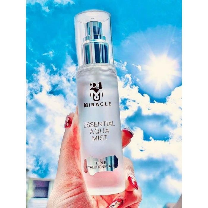 Xịt Khoáng Nước Thần Căng Bóng Da Miracle Essential Aqua Mist - Hình ảnh 1
